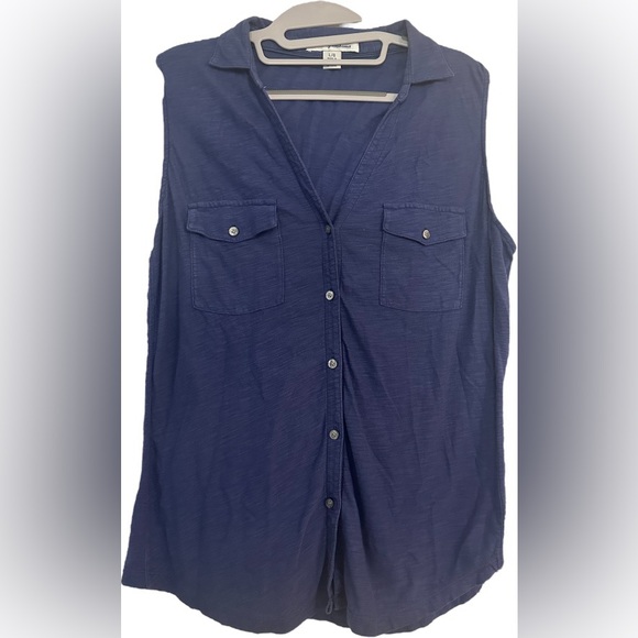 Tommy Bahama Tops - Tommy Bahama 100% Cotton Sleeveless Collared V Neck Blue Button Down Shirt